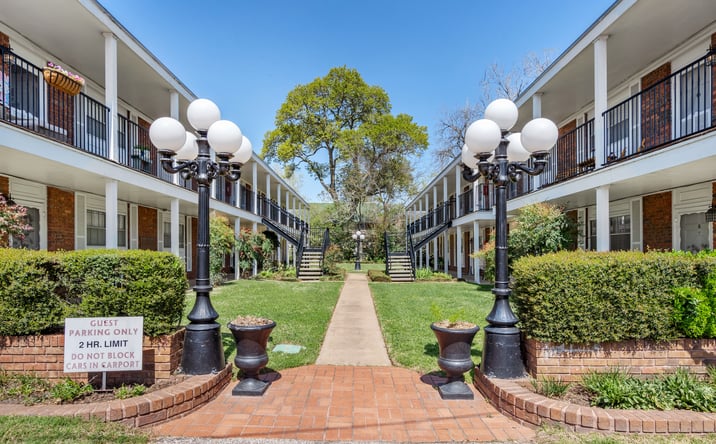 Pictures of Special Purpose property located at 401 E Main St, Brenham, TX 77833 for lease - image #1