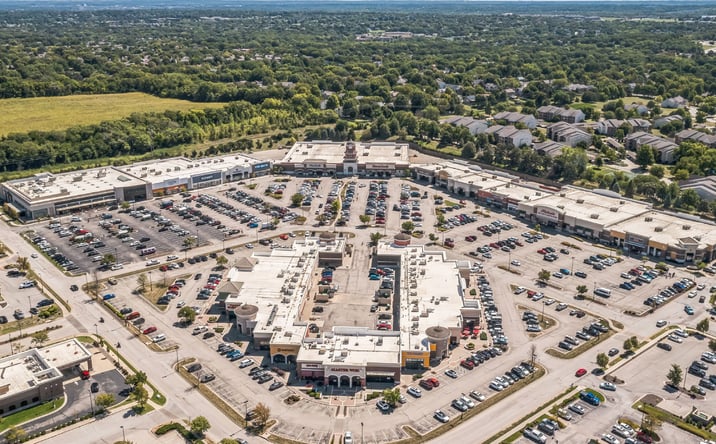 Pictures of Retail property located at 14941 W 119th St, Olathe, KS 66062 for lease - image #1