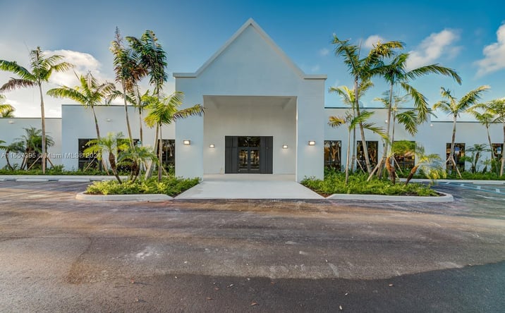 Pictures of Retail, Office property located at 8950 SW 152nd St Suite V, Palmetto Bay, FL 33157 for lease - image #1