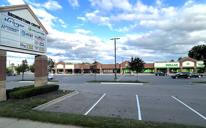 Pictures of Retail, Restaurant property located at 23115 Telegraph Rd, Brownstown Charter Township, MI 48183 for lease - image #1