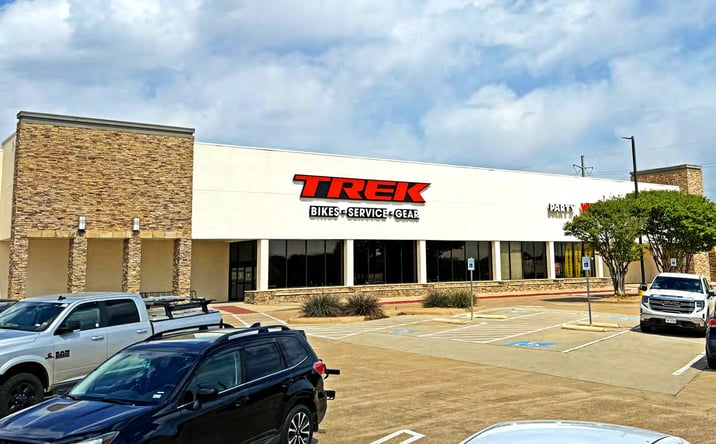 Pictures of Retail property located at 103-217 E Harwood Road, Hurst, TX 76054 for lease - image #1