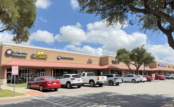 Pictures of Retail property located at 5123 N Loop 1604 W, San Antonio, TX 78249 for lease - image #1