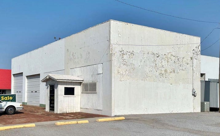 Pictures of Industrial property located at 704 W Choctaw Ave, Chickasha, OK 73018 for lease - image #1