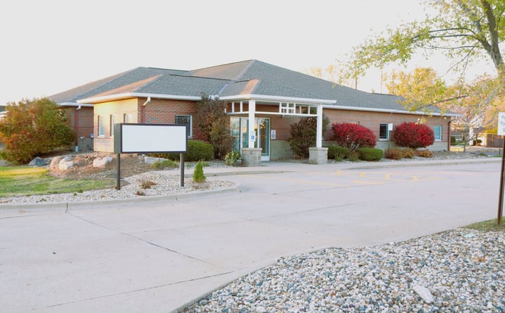 Pictures of Office property located at 621 W Jackson St, Morton, IL 61550 for lease - image #1