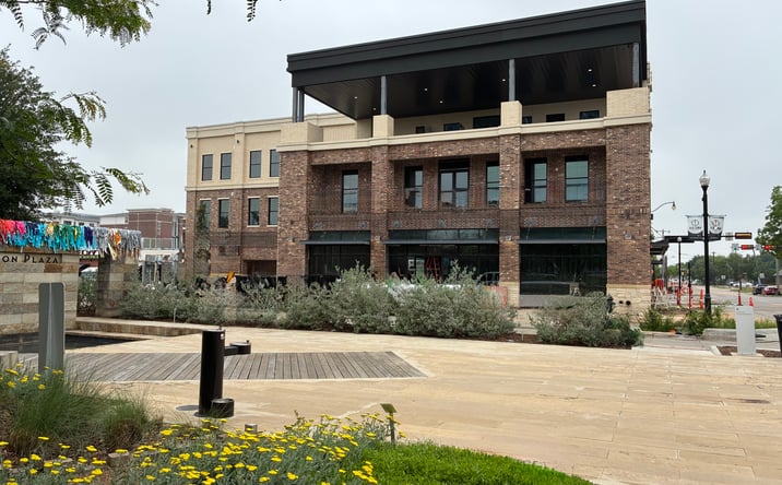 Pictures of Retail property located at 191 W Main St, Lewisville, TX 75057 for lease - image #1