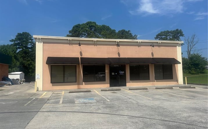 Pictures of Office, Retail property located at 355 Richardson Road SE Unit 7, Calhoun, GA 30701 for lease - image #1