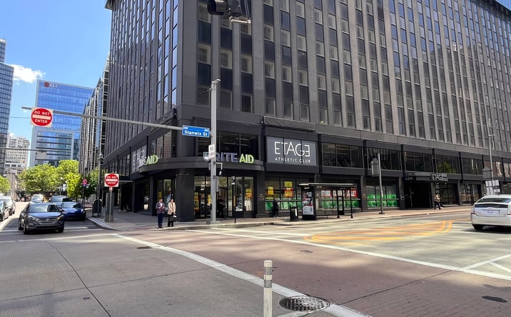Pictures of Retail, Restaurant property located at 100 Forbes Ave, Pittsburgh, PA 15222 for lease - image #1