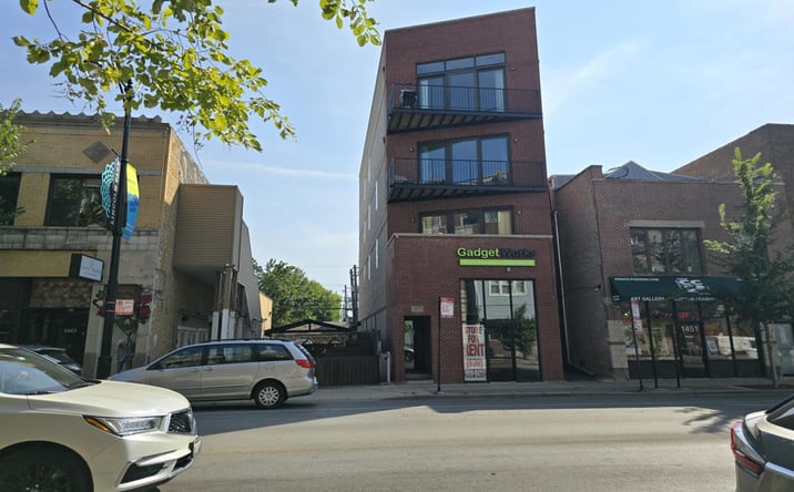 Pictures of Retail property located at 1449 W Fullerton Avenue, Chicago, IL 60614 for lease - image #1
