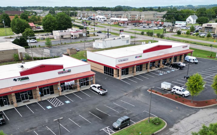 Pictures of Retail property located at 2500 - 2504 Cayer Lane, Columbia, TN 38401 for lease - image #1