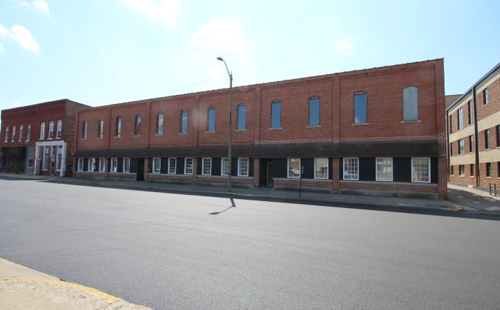 Pictures of Retail, Office, Restaurant property located at 1515 S A St, Elwood, IN 46036 for lease - image #1