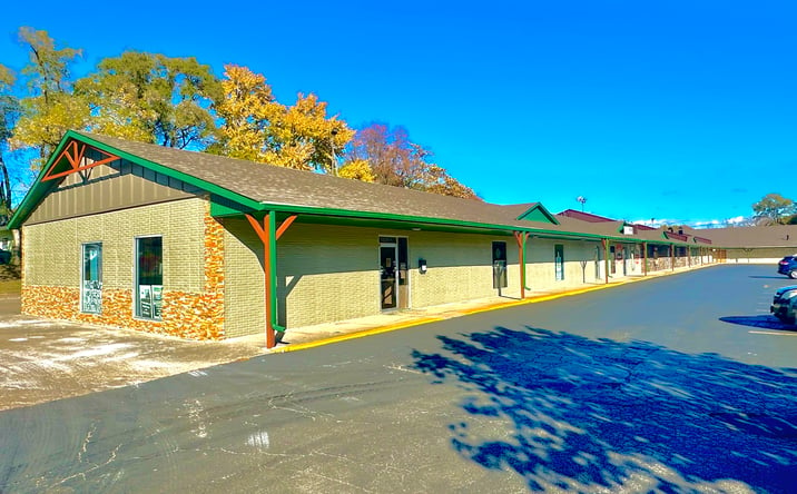 Pictures of Retail, Industrial, Restaurant property located at 1220 Richards St Joliet, IL, USA, Joliet, IL 60433 for lease - image #1