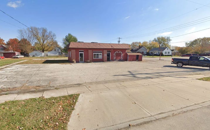 Pictures of Retail, Land property located at 23 N Farnham St, Galesburg, IL 61401 for lease - image #1