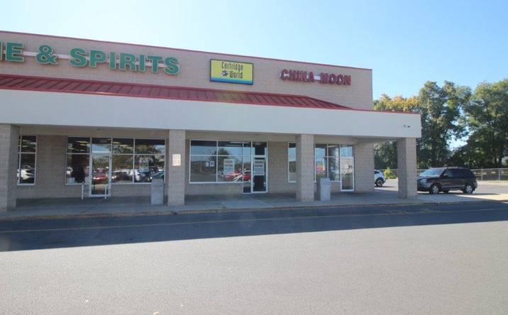 Pictures of Retail, Restaurant property located at 4864 E Penn Ave, Wernersville, PA 19608 for lease - image #1
