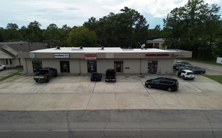 Pictures of Retail property located at 4960 LA-22, Mandeville, LA 70471 for lease - image #1