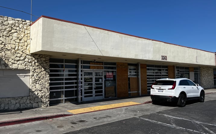 Pictures of Retail property located at 3233 N Cedar Ave, Fresno, CA 93726 for lease - image #1