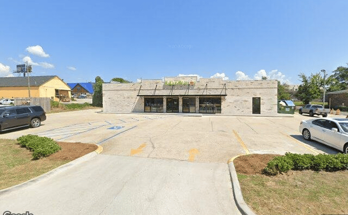 Pictures of Retail, Office, Restaurant property located at 104 S 30th Ave, Hattiesburg, MS 39401 for lease - image #1