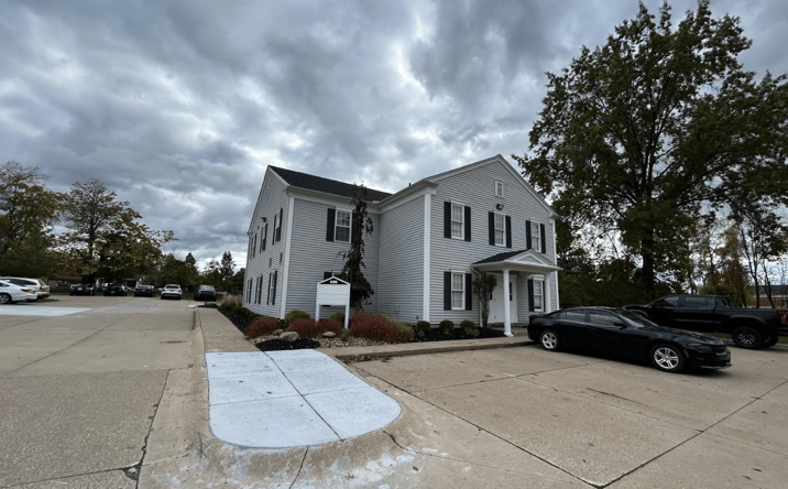 Pictures of Office property located at 696 E Washington St, Medina, OH 44256 for lease - image #1