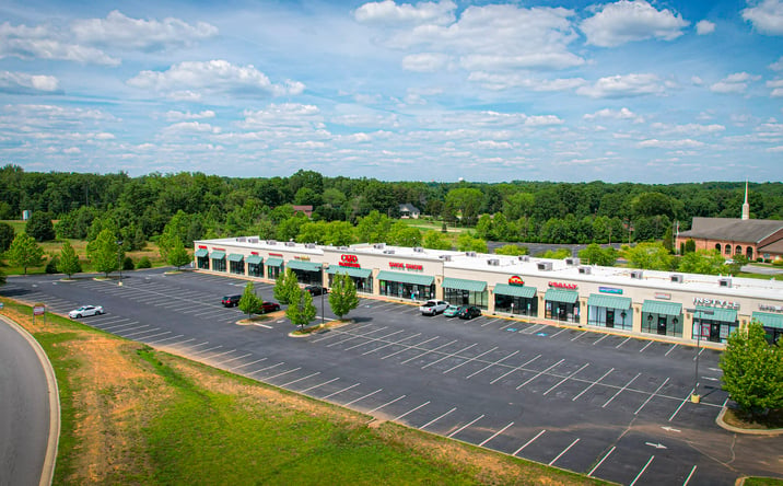 Pictures of Retail, Office, Restaurant property located at 660 S Pierce St, Eden, NC 27288 for lease - image #1