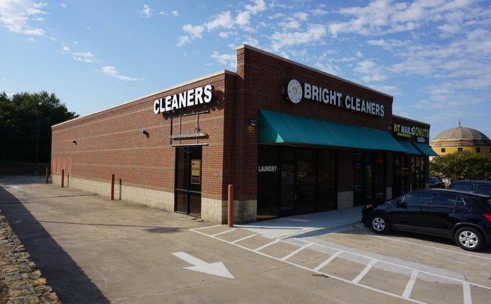 Pictures of Retail property located at 2520 NE Green Oaks Blvd, Arlington, TX 76006 for lease - image #1