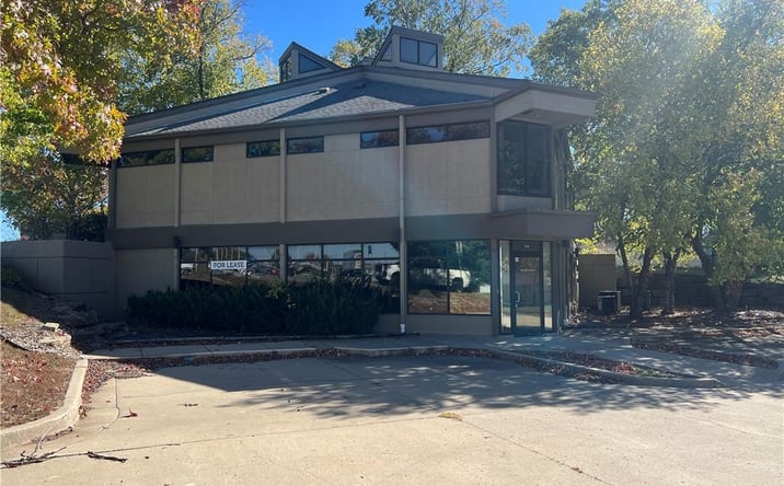 Pictures of Office property located at 512 NW Mock Avenue, Blue Springs, MO 64014 for lease - image #1