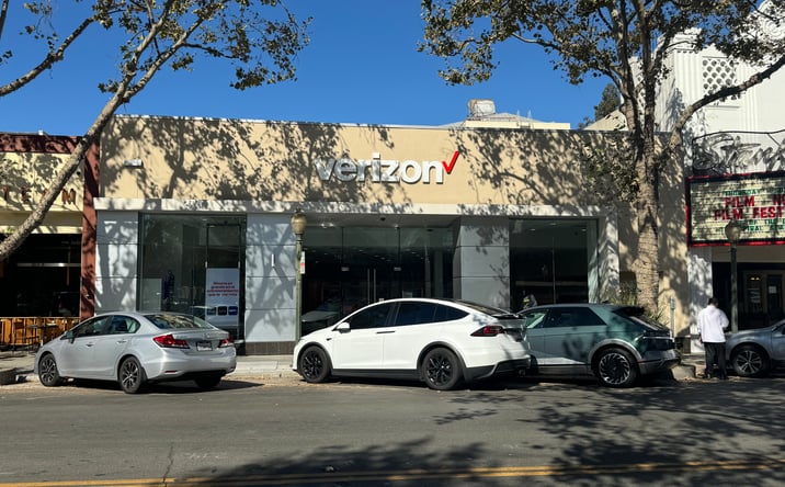 Pictures of Retail property located at 219 University Ave, Palo Alto, CA 94301 for lease - image #1