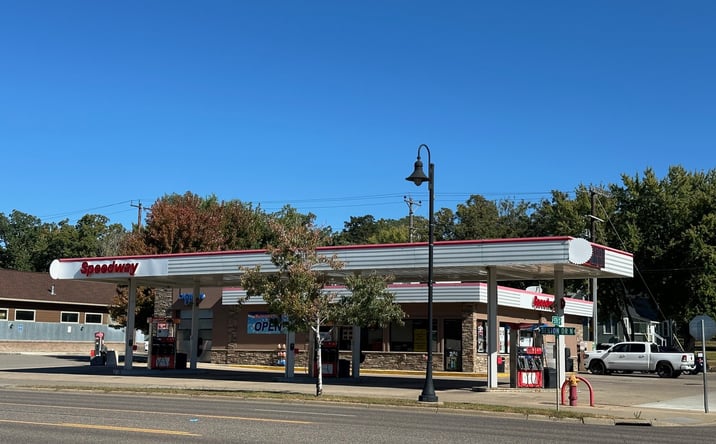Pictures of Retail property located at 502 N Benton Dr, Sauk Rapids, MN 56379 for lease - image #1