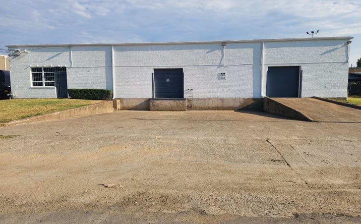 Pictures of Industrial property located at 2839 Nagle St, Dallas, TX 75220 for lease - image #1