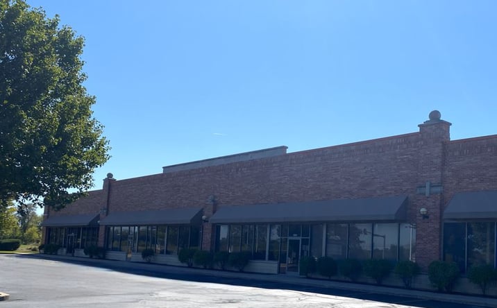 Pictures of Office property located at 2424 Lake Shore Dr, Woodstock, IL 60098 for lease - image #1