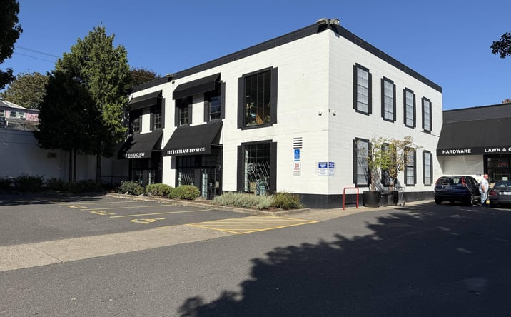 Pictures of Retail property located at 1633 NW Glisan St, Portland, OR 97209 for lease - image #1