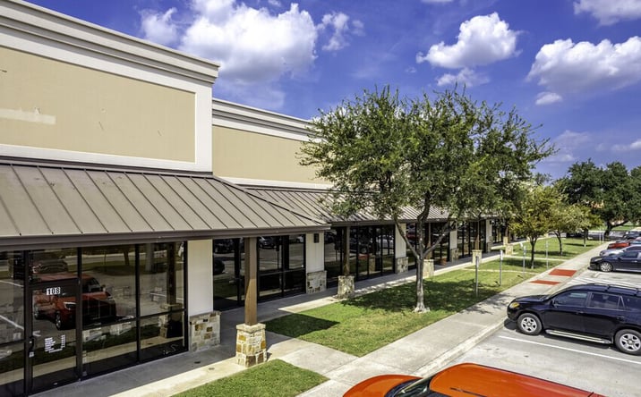 Pictures of Retail, Industrial property located at 5139 N Loop 1604 W, San Antonio, TX 78249 for lease - image #1