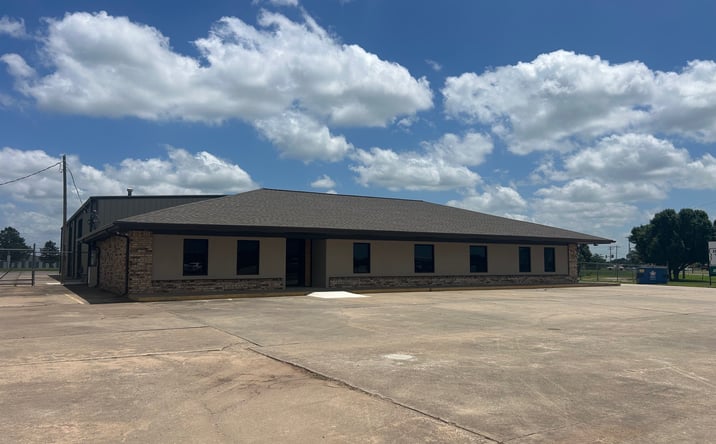 Pictures of Industrial property located at 2404 S Broadway Ave, Moore, OK 73160 for lease - image #1