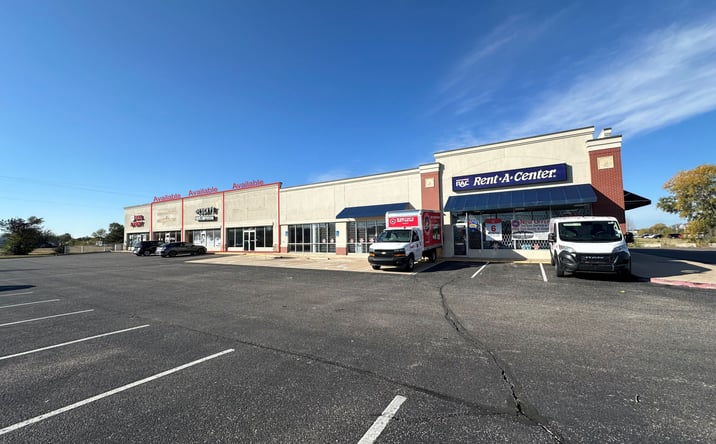Pictures of Retail property located at 4913 S Broadway, Wichita, KS 67216 for lease - image #1