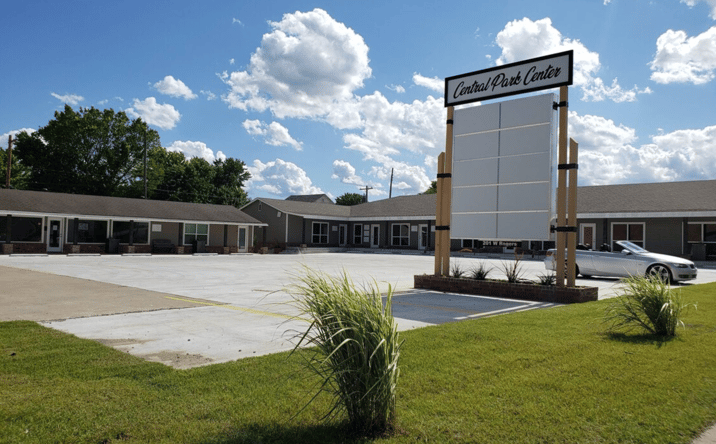 Pictures of Retail, Office property located at 201 W C Rogers Blvd, Skiatook, OK 74070 for lease - image #1