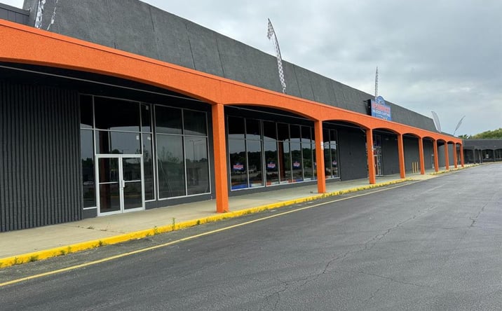 Pictures of Retail, Industrial property located at 300 S White Horse Pike, Berlin, NJ 08009 for lease - image #1