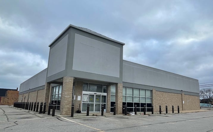 Pictures of Retail property located at 2709 Broadway, Lorain, OH 44055 for lease - image #1