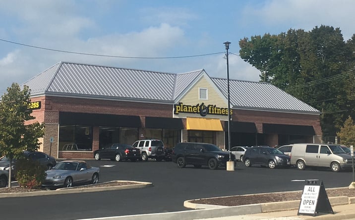Pictures of Retail property located at n89w16899 Appleton Ave, Menomonee Falls, WI 53051 for lease - image #1