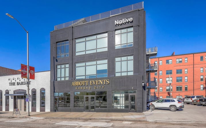Pictures of Office property located at 1612 Grand Blvd, Kansas City, MO 64108 for lease - image #1