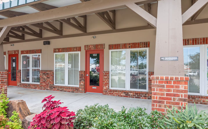 Pictures of Retail property located at 104 E Kaliste Saloom Rd, Lafayette, LA 70508 for lease - image #1
