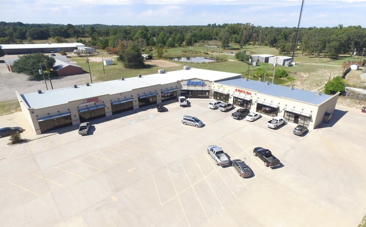 Pictures of Retail property located at 344 NW Loop 564, Mineola, TX 75773 for lease - image #1