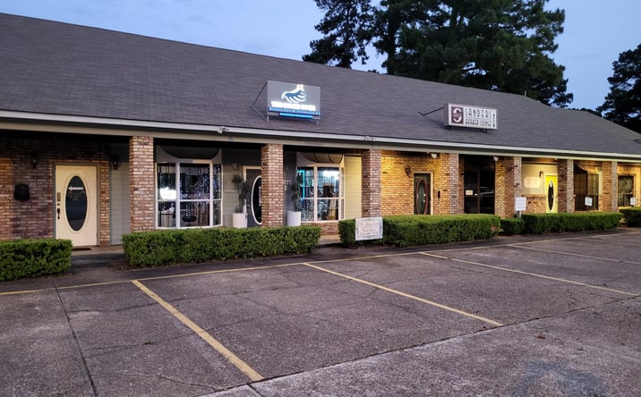 Pictures of Retail, Office property located at 4859 N Market St, Shreveport, LA 71107 for lease - image #1