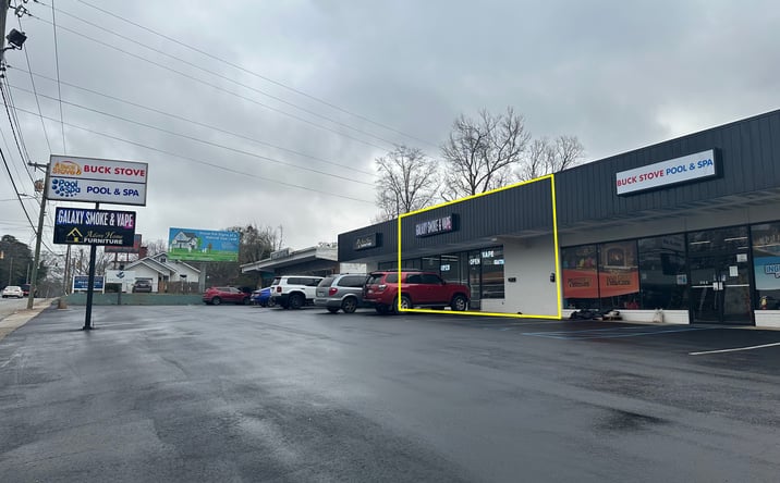Pictures of Retail property located at 214 Fleming St, Laurens, SC 29360 for lease - image #1