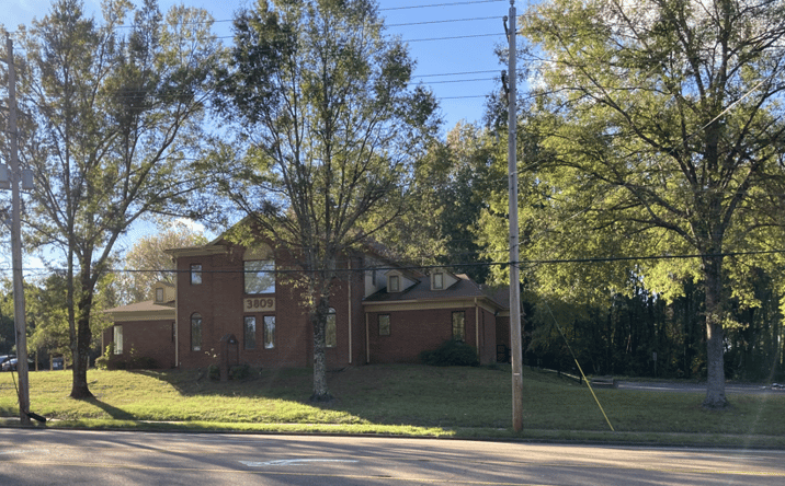 Pictures of Office property located at 3809 New Covington Pike, Memphis, TN 38128 for lease - image #1