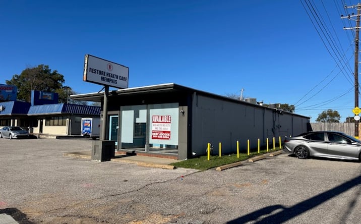 Pictures of Retail, Office property located at 2852 Poplar Ave, Memphis, TN 38111 for lease - image #1