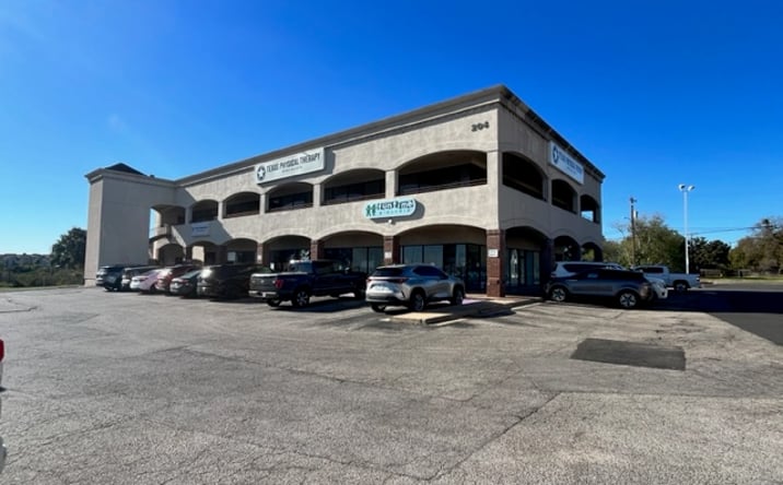 Pictures of Retail, Office property located at 204 S IH 35 Service Rd, Georgetown, TX 78628 for lease - image #1