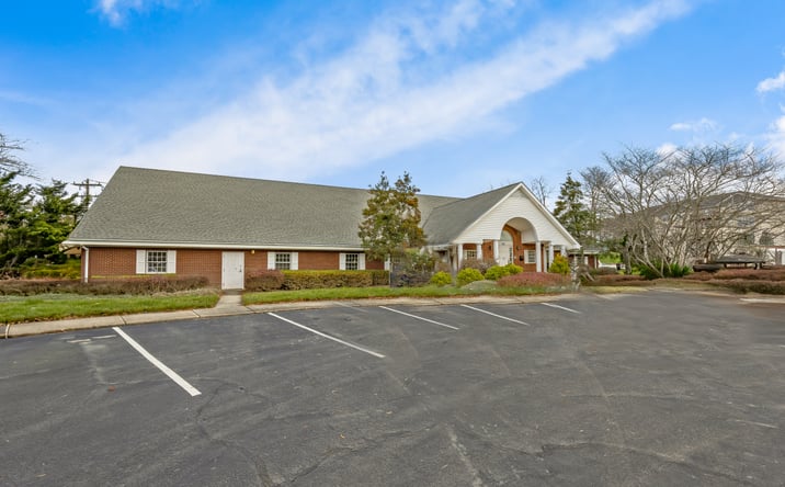 Pictures of Office property located at 800 Beverly Hanks Center, Hendersonville, NC 28792 for lease - image #1