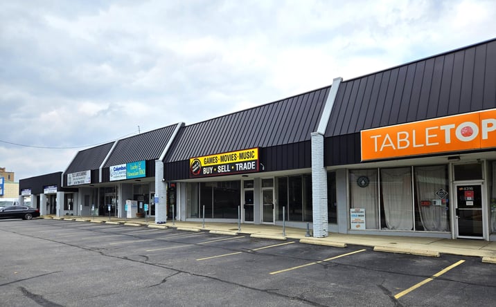 Pictures of Retail property located at 4308 N High St, Columbus, OH 43214 for lease - image #1