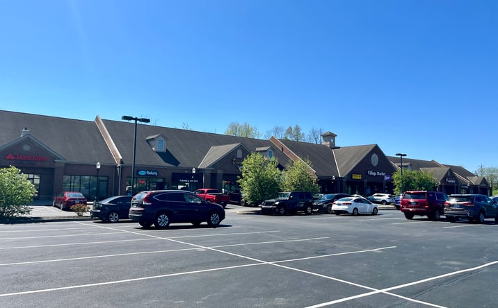 Pictures of Retail, Office, Restaurant property located at 7500 Oakbrook Rd, Florence, KY 41042 for lease - image #1