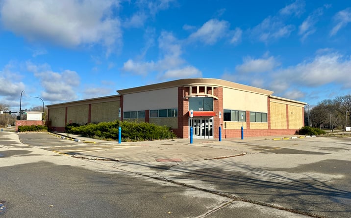 Pictures of Retail property located at 205 Franklin St, Waterloo, IA 50703 for lease - image #1