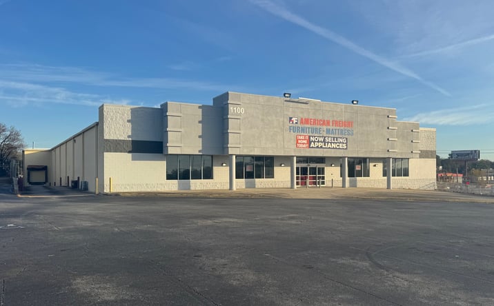 Pictures of Retail property located at 2525 Pio Nono Ave, Macon, GA 31206 for lease - image #1