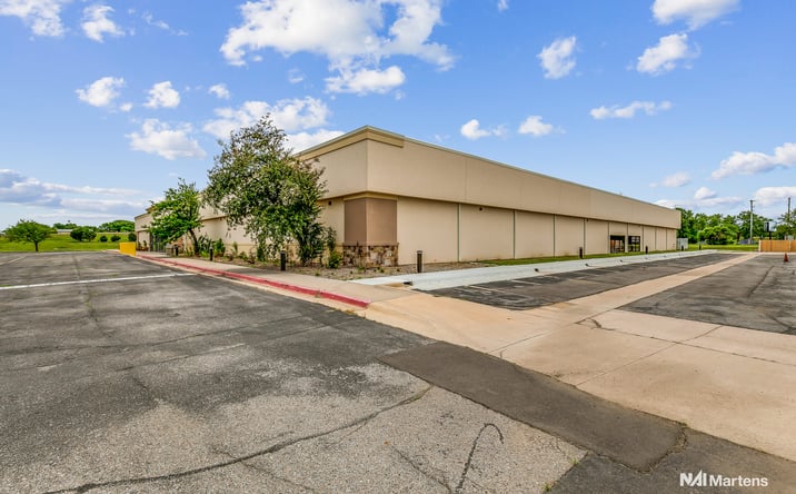 Pictures of Office property located at 7236 E Harry Ct, Wichita, KS 67207 for lease - image #1
